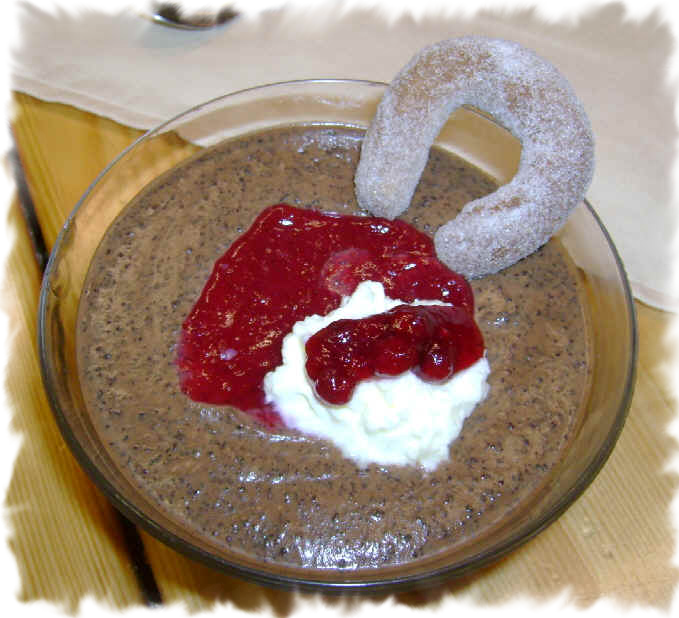 Mohncreme mit Zimtkipferl
